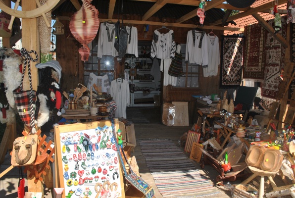 11. Tradiční trhy ve vesnici Manastirea Humorului